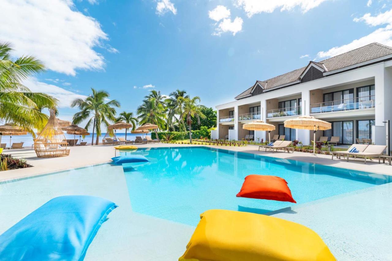 Cook'S Bay Hotel & Suites Paopao Exterior photo